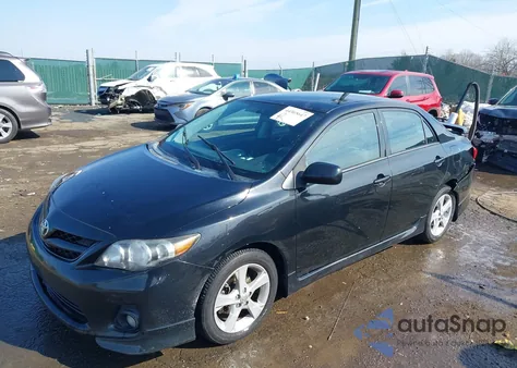2013 Toyota Corolla S z USA, uszkodzony, nr VIN 2T1BU4EE1DC062219